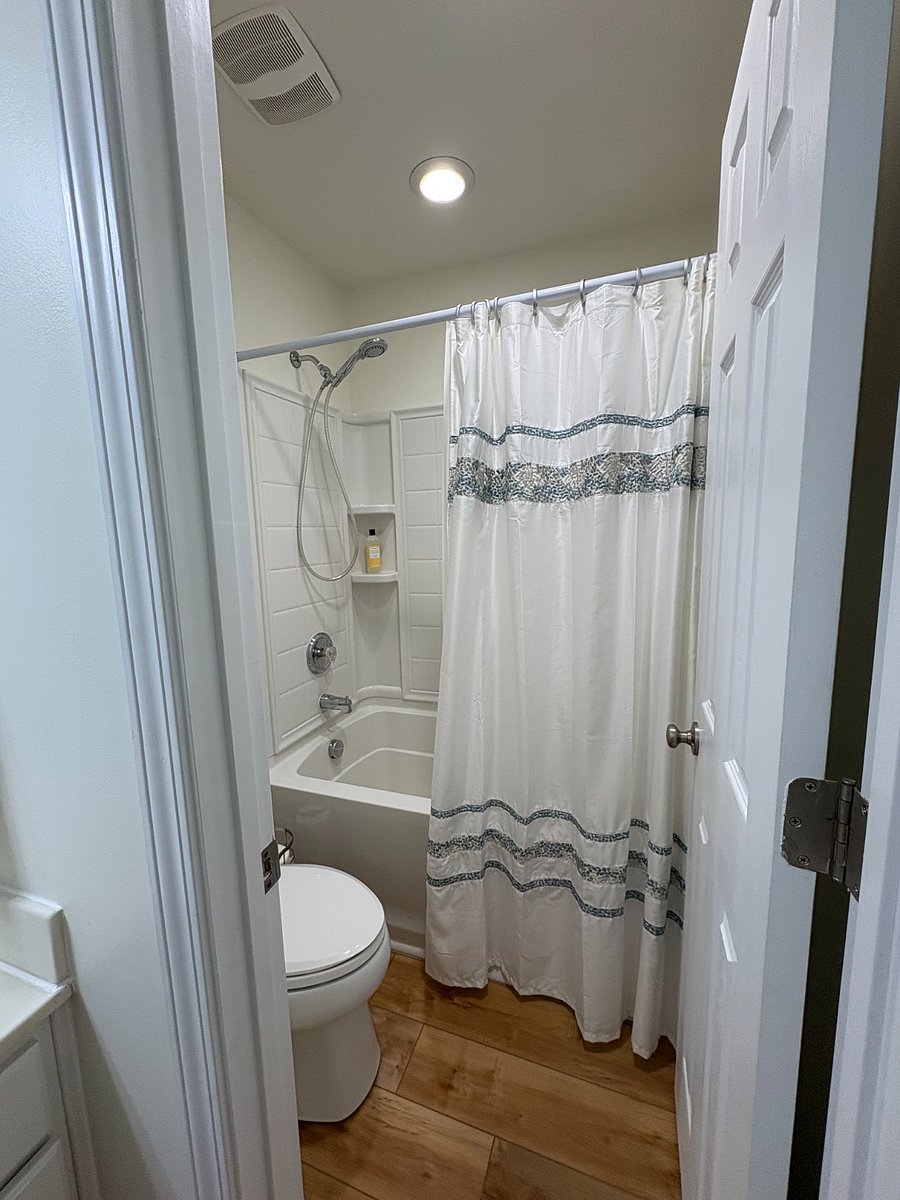Furnished Finder property 889305_1 photo 4