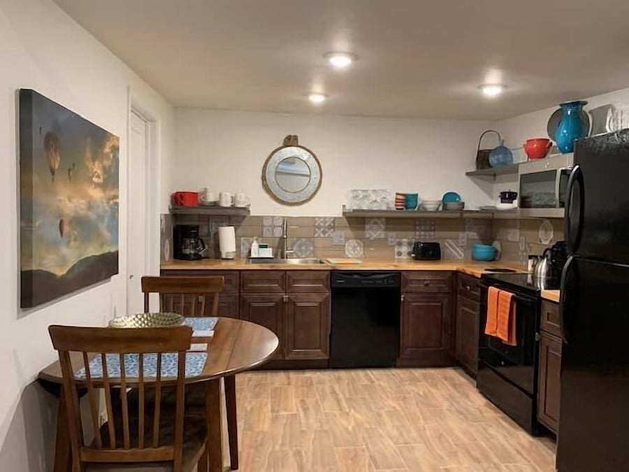 Kitchen and dining area.
