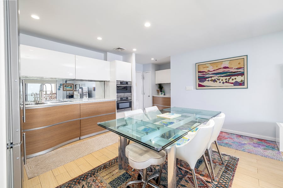 Eat in Kitchen