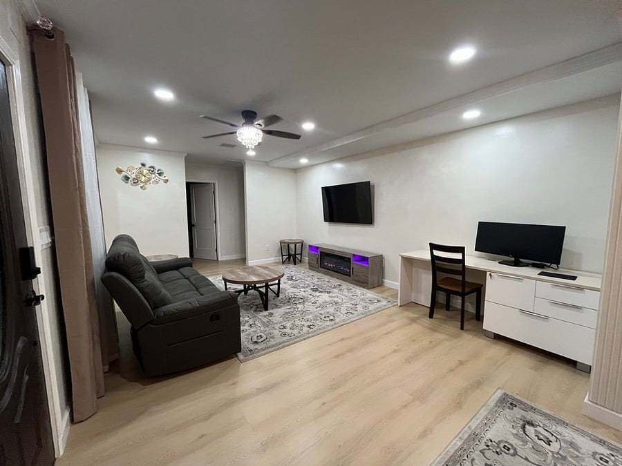 Furnished Finder property 889498_1 photo 8