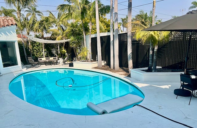 Furnished Finder property 889517_1 photo 9