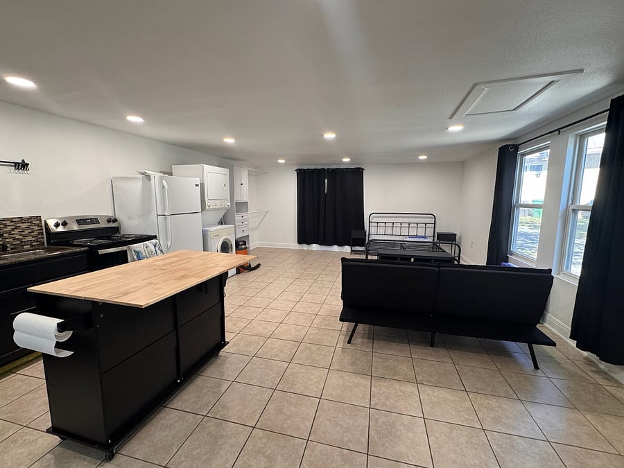 Furnished Finder property 889565_1 photo 3