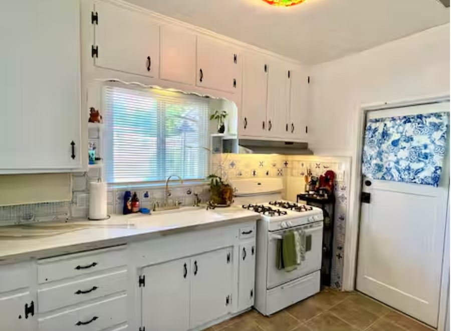 Furnished Finder property 889615_1 photo 12