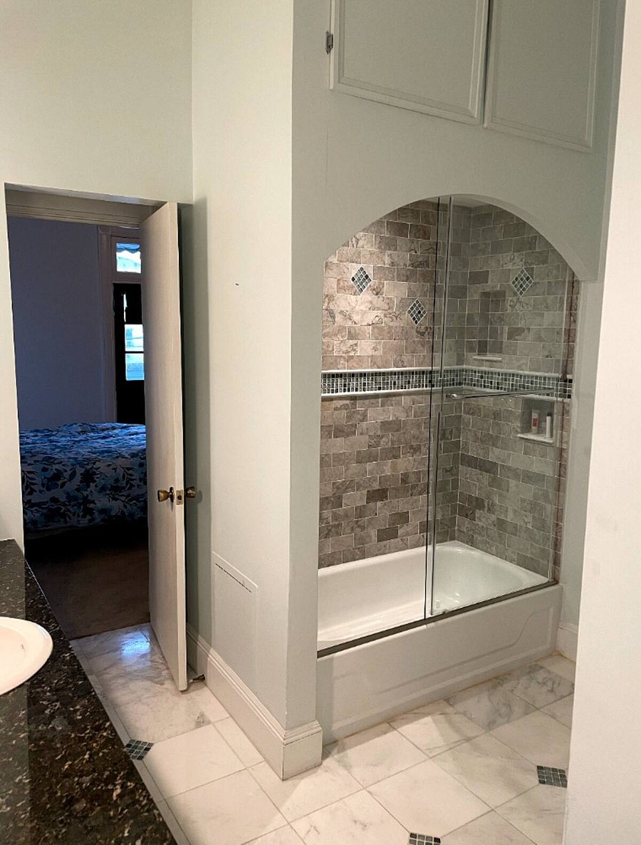 Shared Full Bathroom for Room 2 and Room 3.
NOTE: Significant upgrades have been made to bathroom. Updated pictures are pending.