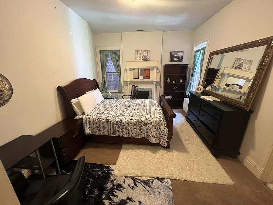 ROOM 2. 1 Bedroom includes bathroom shared with Room 3.
Priced at $1100/month all utilities included.
