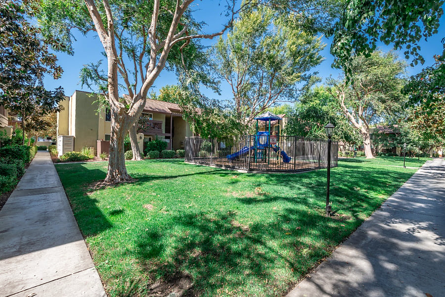 Furnished Finder property 889677_1 photo 29