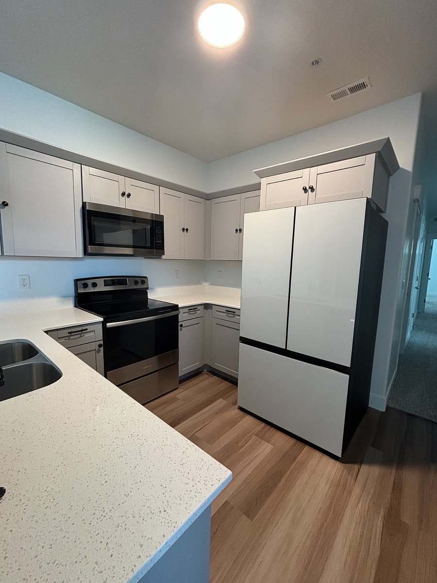 Furnished Finder property 889682_1 photo 3