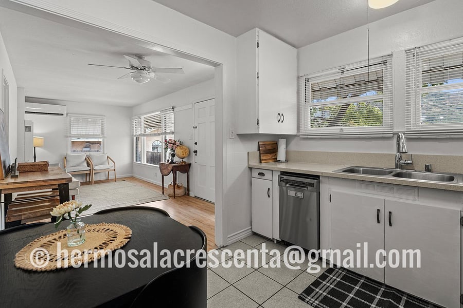 Furnished Finder property 889686_1 photo 5