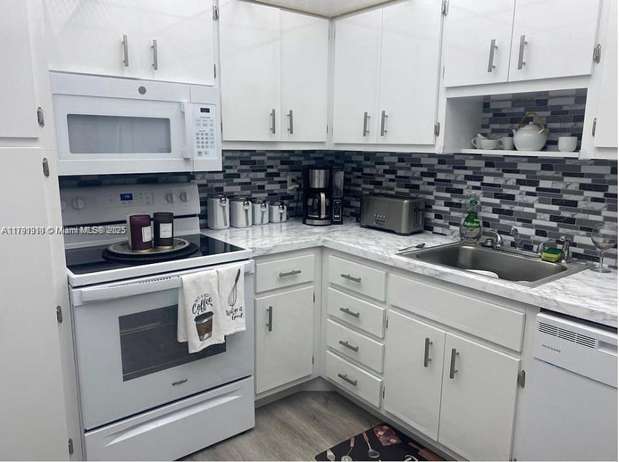Furnished Finder property 889716_1 photo 8