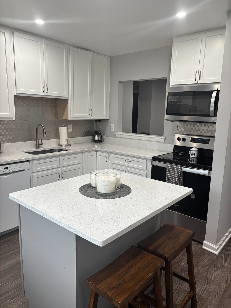 kitchen-breakfast bar