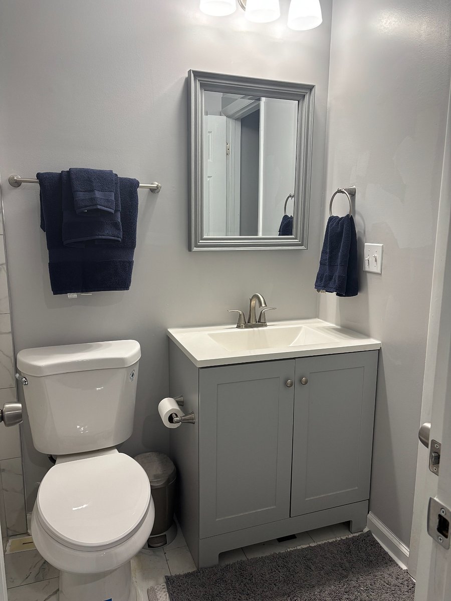 2nd bathroom