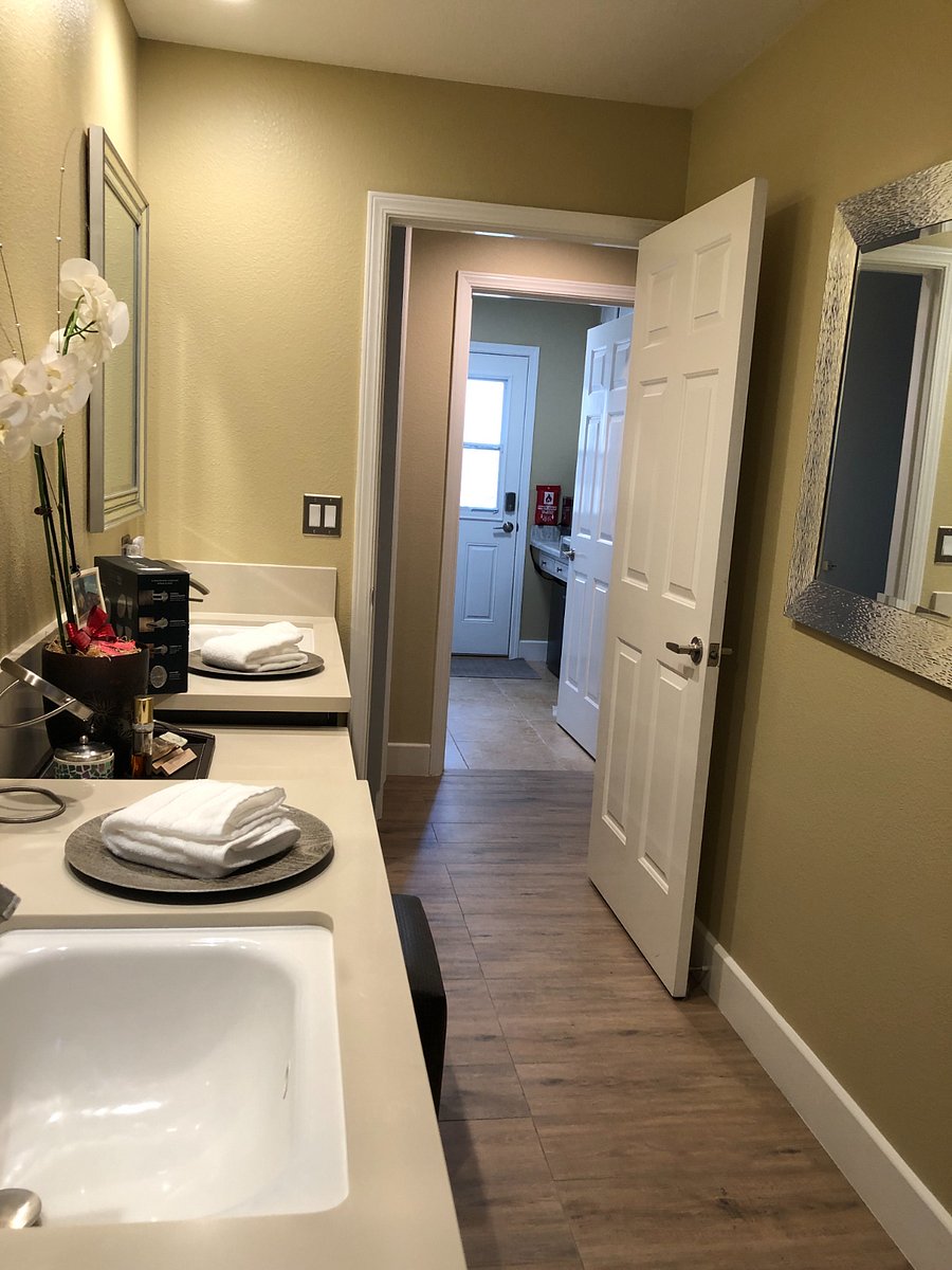 Furnished Finder property 889793_1 photo 4