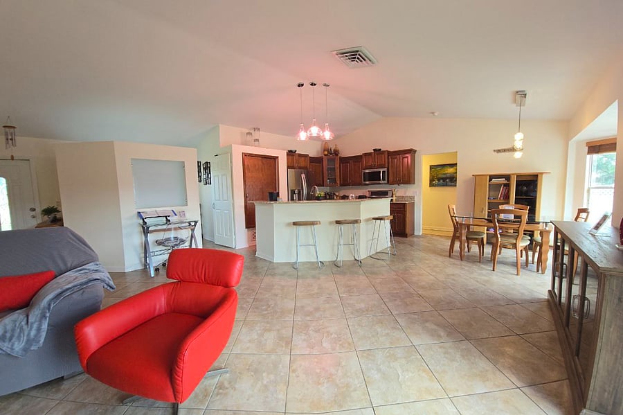 Furnished Finder property 889805_1 photo 3