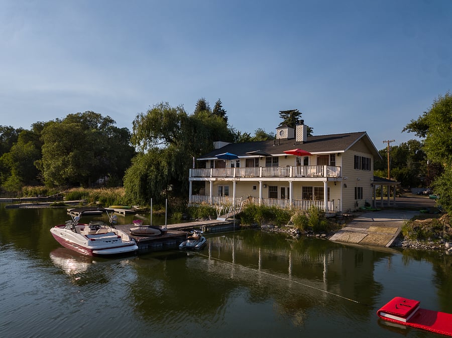 With  your own privet boat dock
