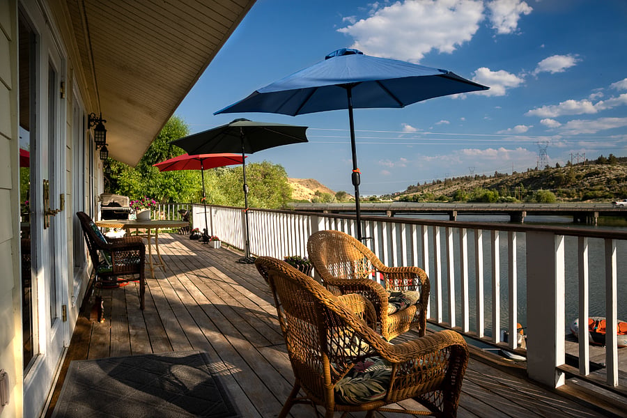 Beautiful Upper Deck overlooking the link River in Klamath Lake