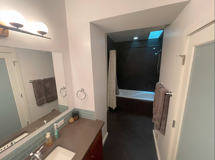 Spacious 2nd floor bathroom
