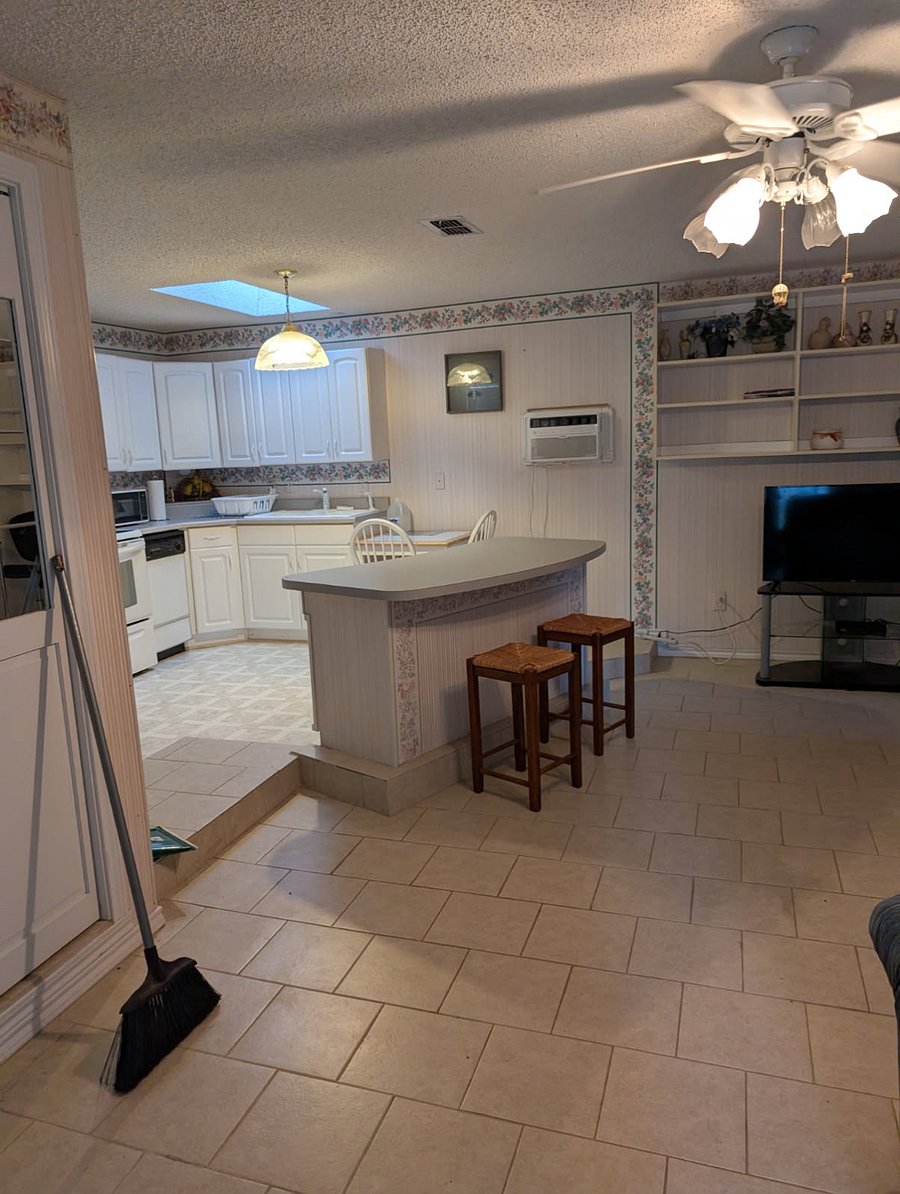 Furnished Finder property 889826_1 photo 6