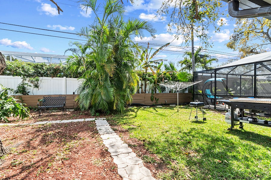 Furnished Finder property 889830_1 photo 23
