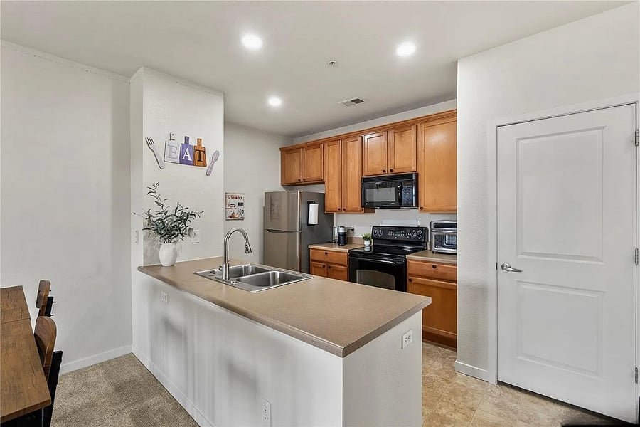 Furnished Finder property 889833_1 photo 4