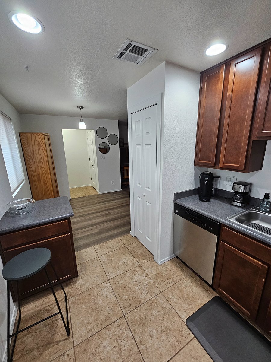 Furnished Finder property 889872_1 photo 22