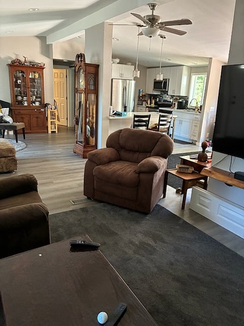 Furnished Finder property 889913_1 photo 3