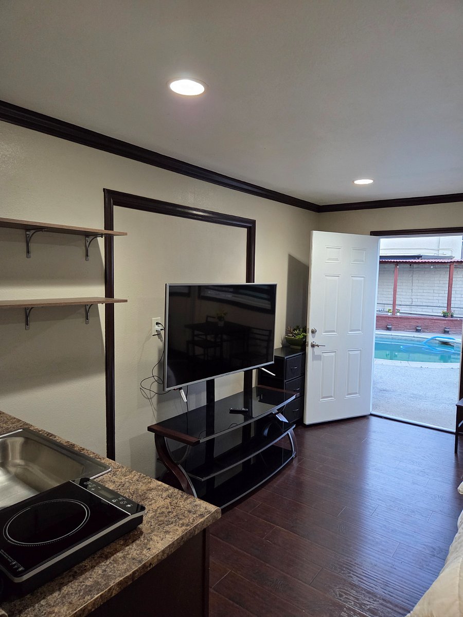 Furnished Finder property 889922_1 photo 9