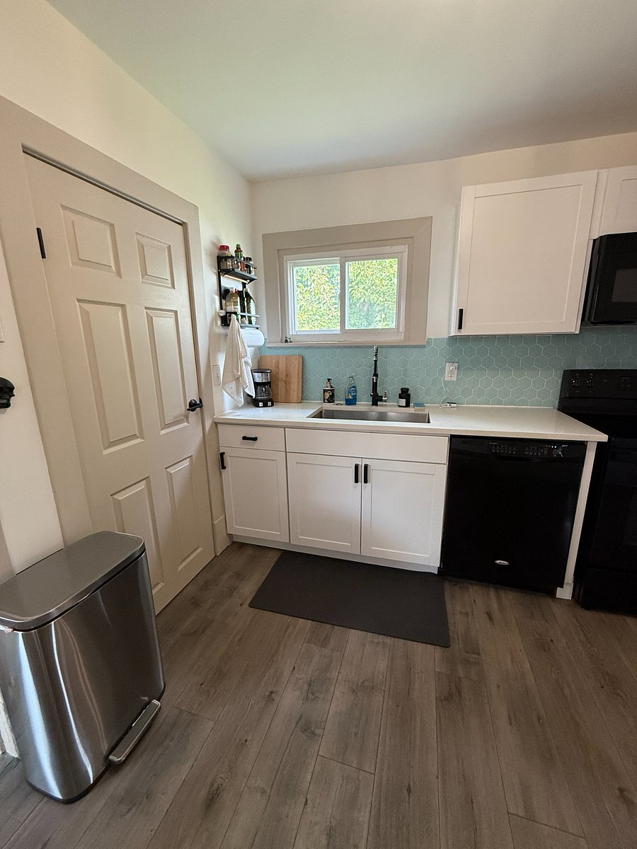 Furnished Finder property 889979_1 photo 8