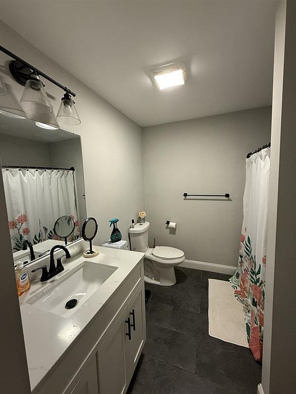 2nd floor Bathroom