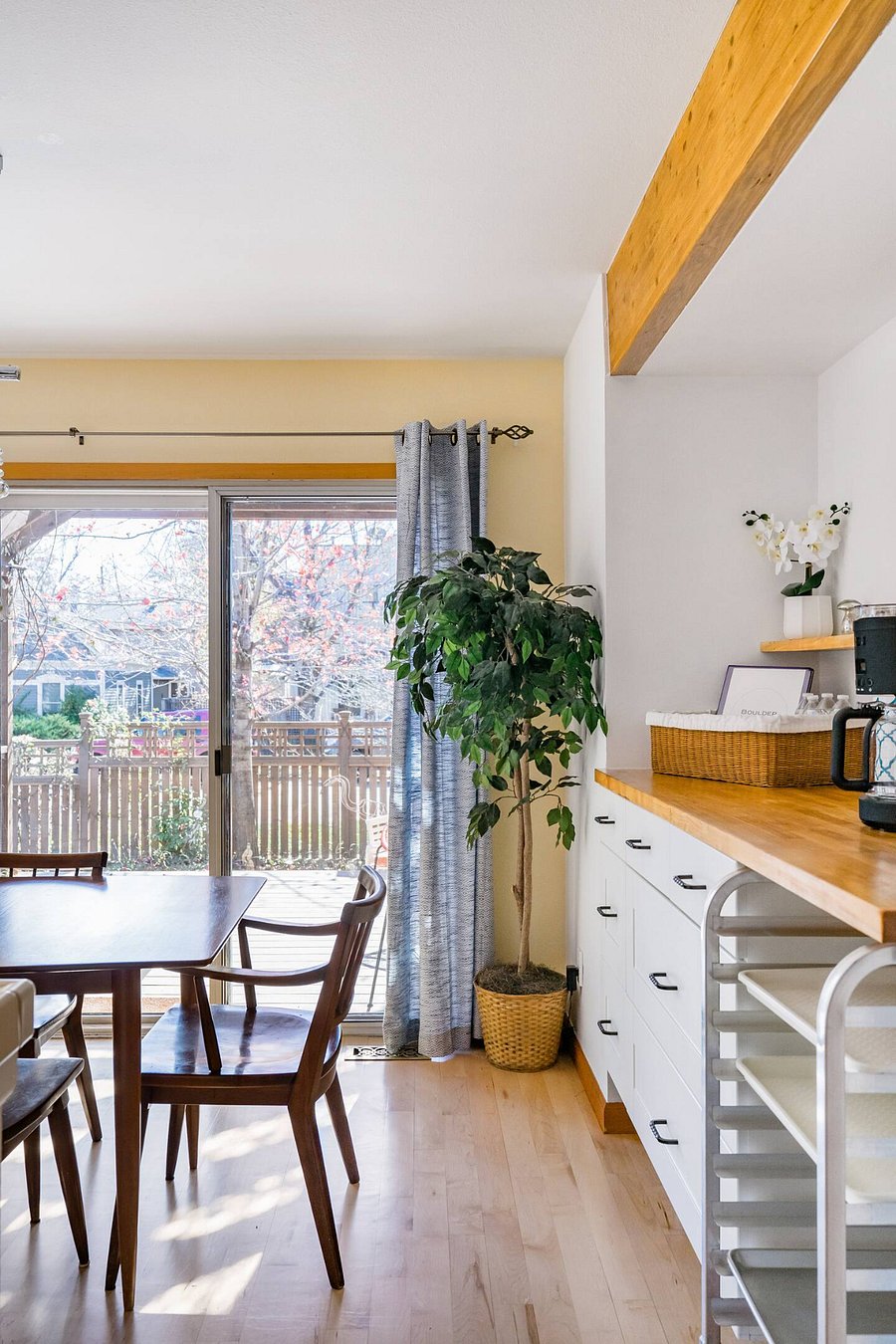Open layout for ease of flow from kitchen to dining area