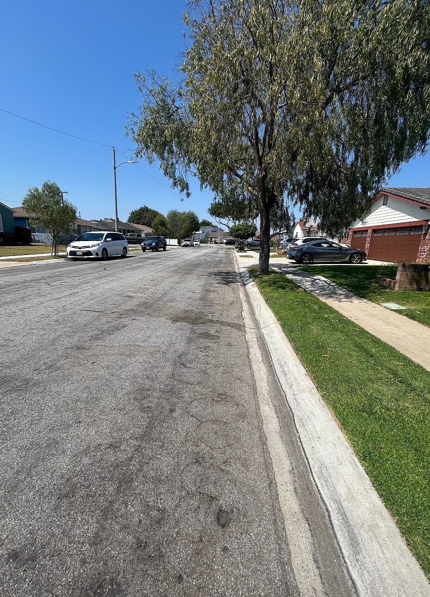 Ample parking. Safe neighborhood.
