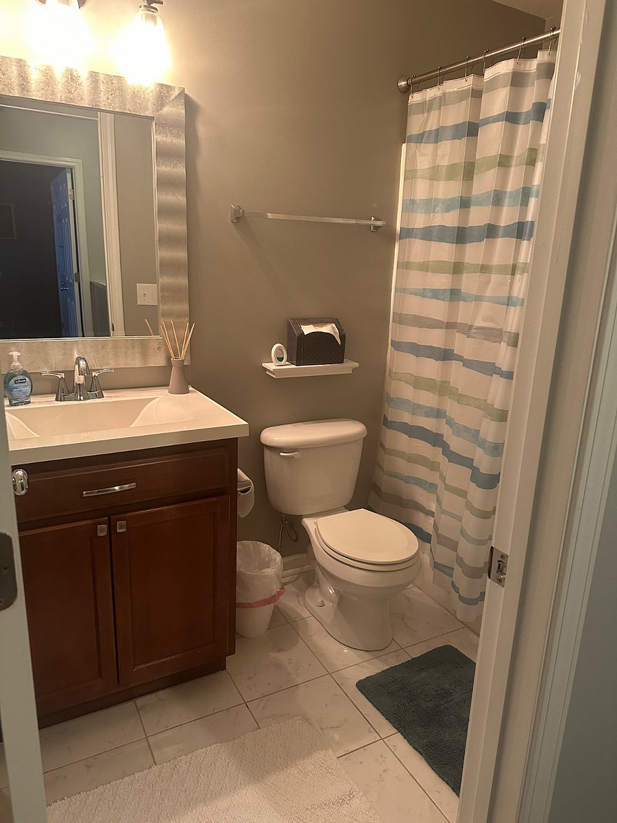 2nd bathroom