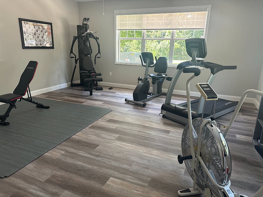 Clubhouse, gym and seasonal pool