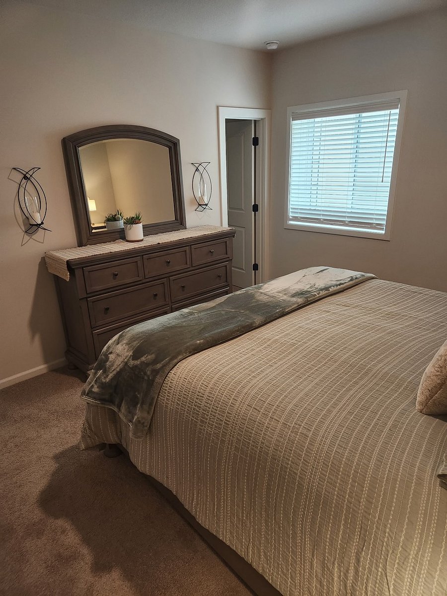 Furnished Finder property 890100_1 photo 17