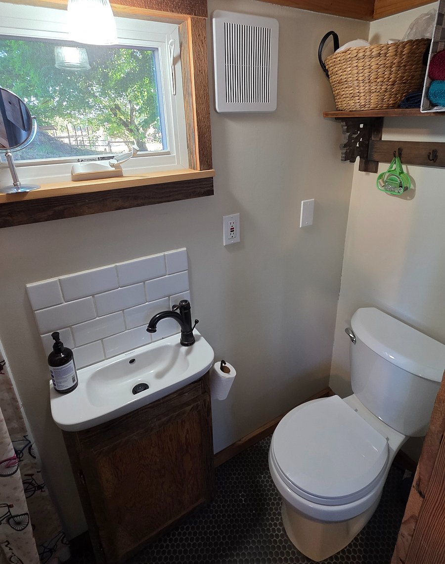 Furnished Finder property 890101_1 photo 6