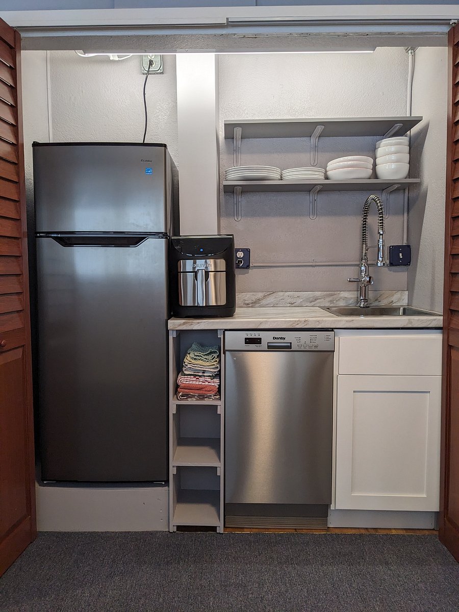 Upper-level suite kitchenette.