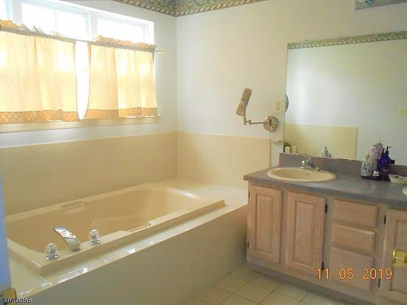 Furnished Finder property 890400_1 photo 8