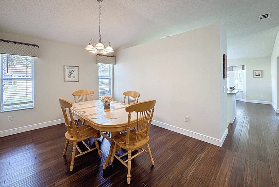 Nook facing Kitchen