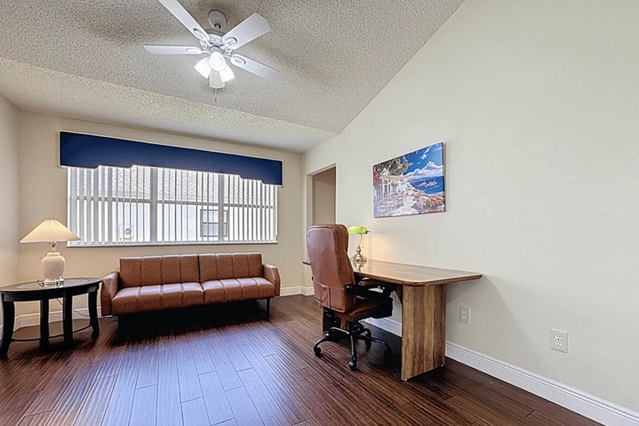 Extra room office with double bed