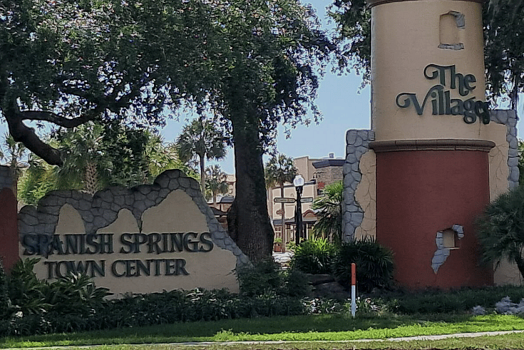 Walking distance to Spanish Spring Square The Villages.
