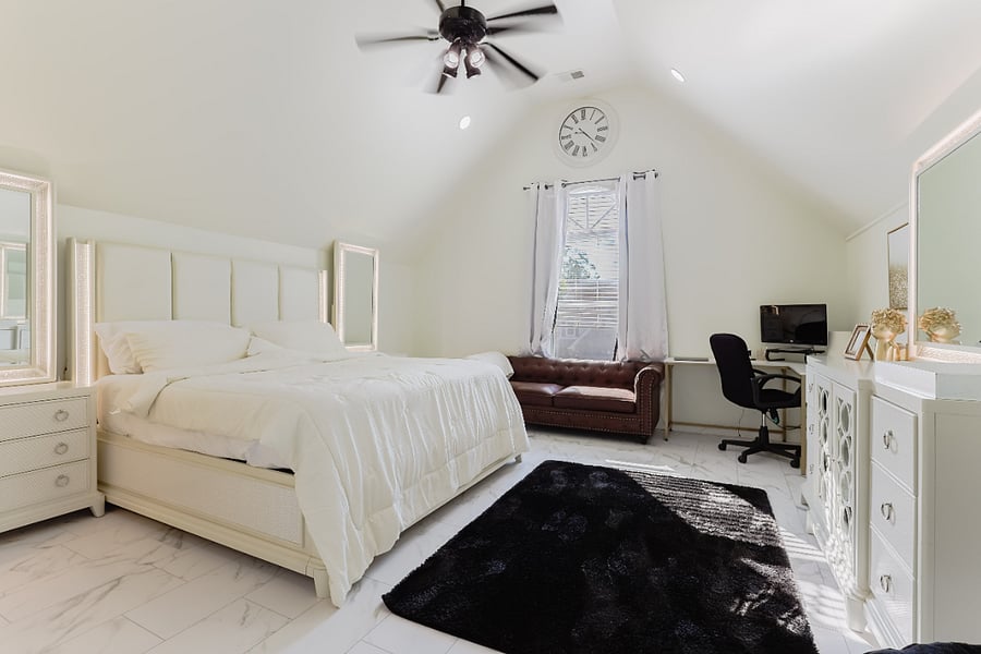 King Bed- Bedroom 2