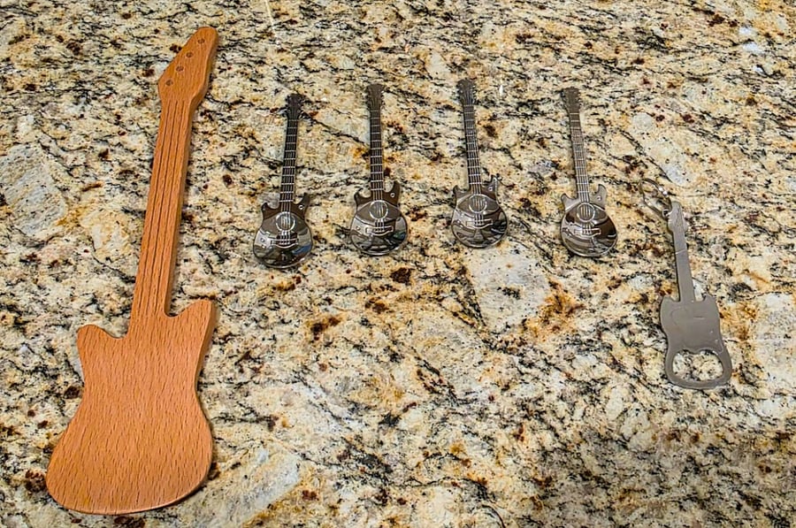 Adorable guitar coffee spoons. :)