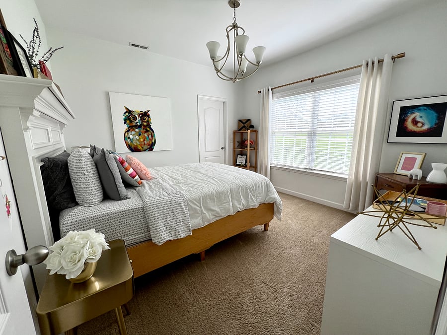 Guest bedroom