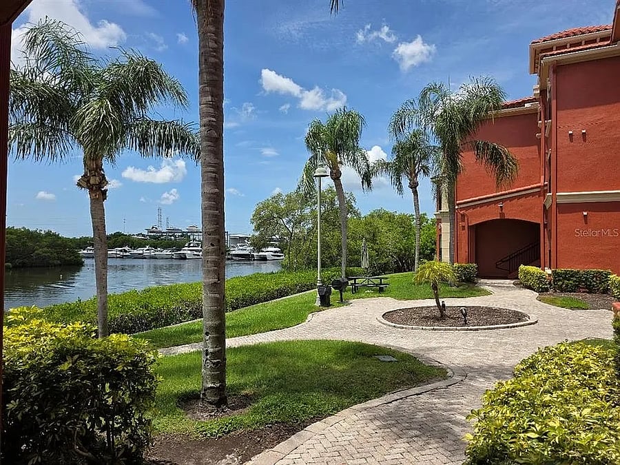 Furnished Finder property 890691_1 photo 23