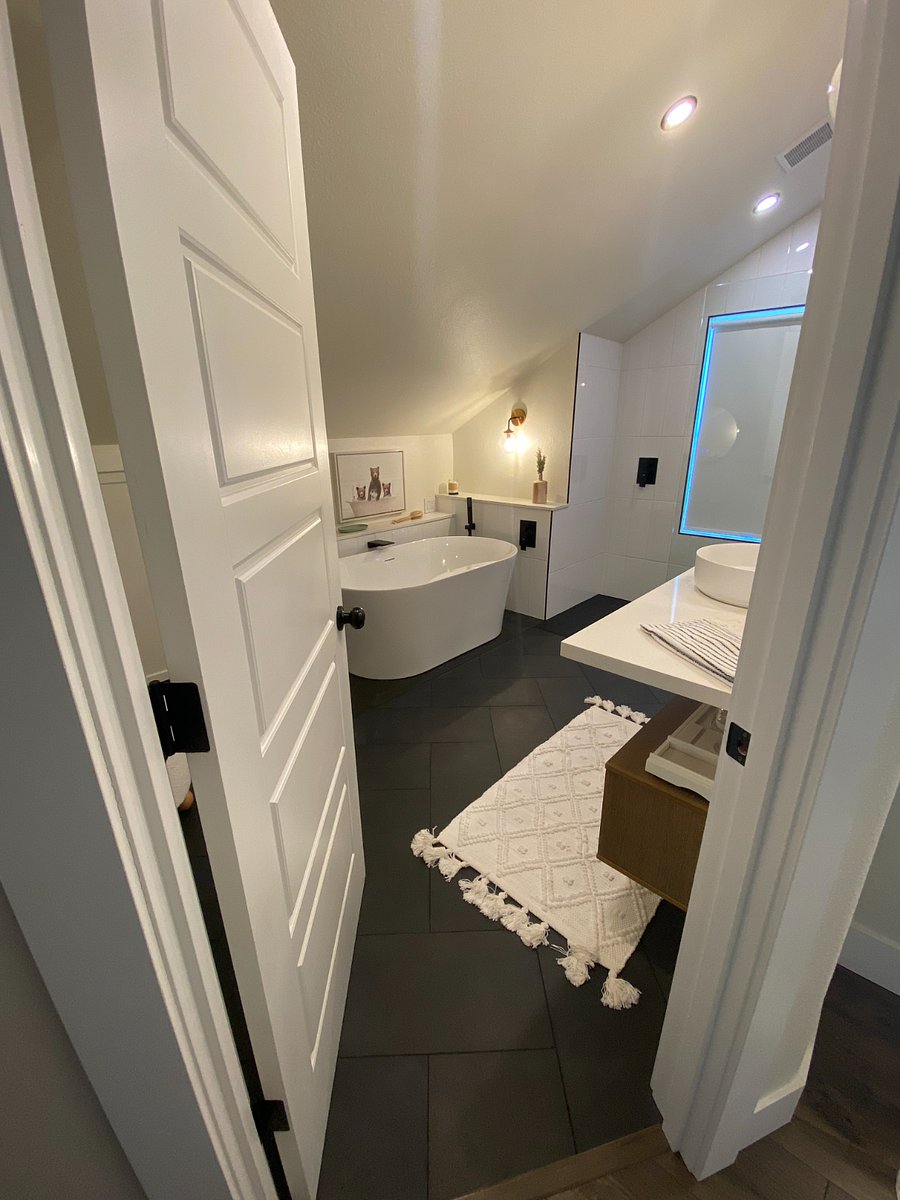 Bathroom 2 in Matterport drawing