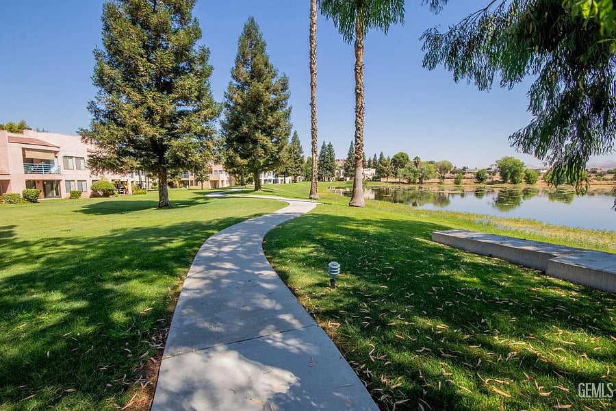 Furnished Finder property 890861_1 photo 25