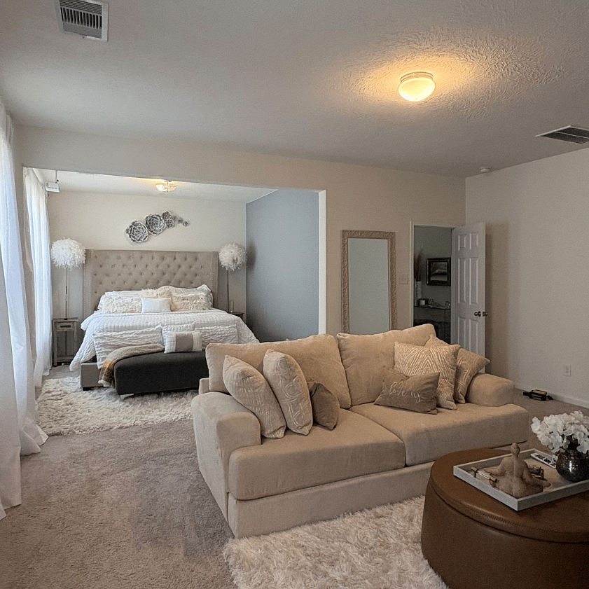 Master bedroom suite. 
RM 1.