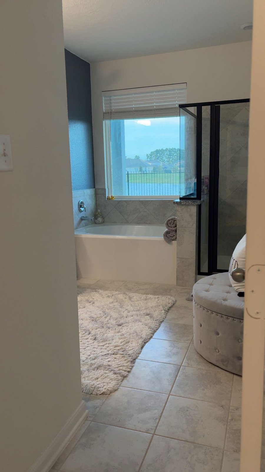 Master bedroom suite restroom. 
RM 1.