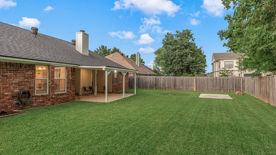 6ft privacy fence in the backyard great for kids or pets