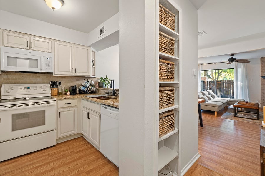 Furnished Finder property 890890_1 photo 11