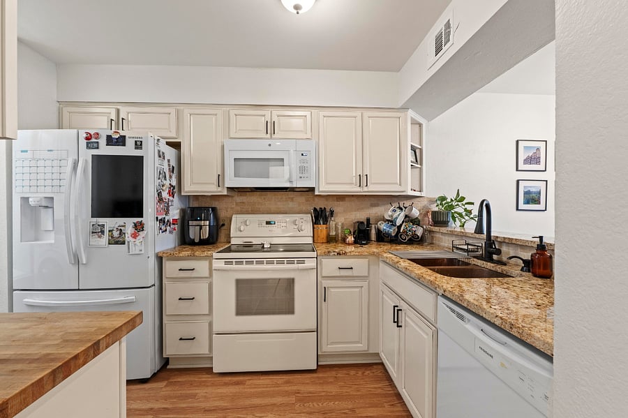 Furnished Finder property 890890_1 photo 14